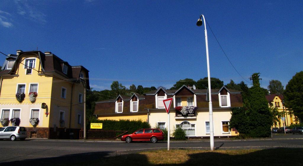 Penzion U Antonickova Pramene Mariënbad Buitenkant foto
